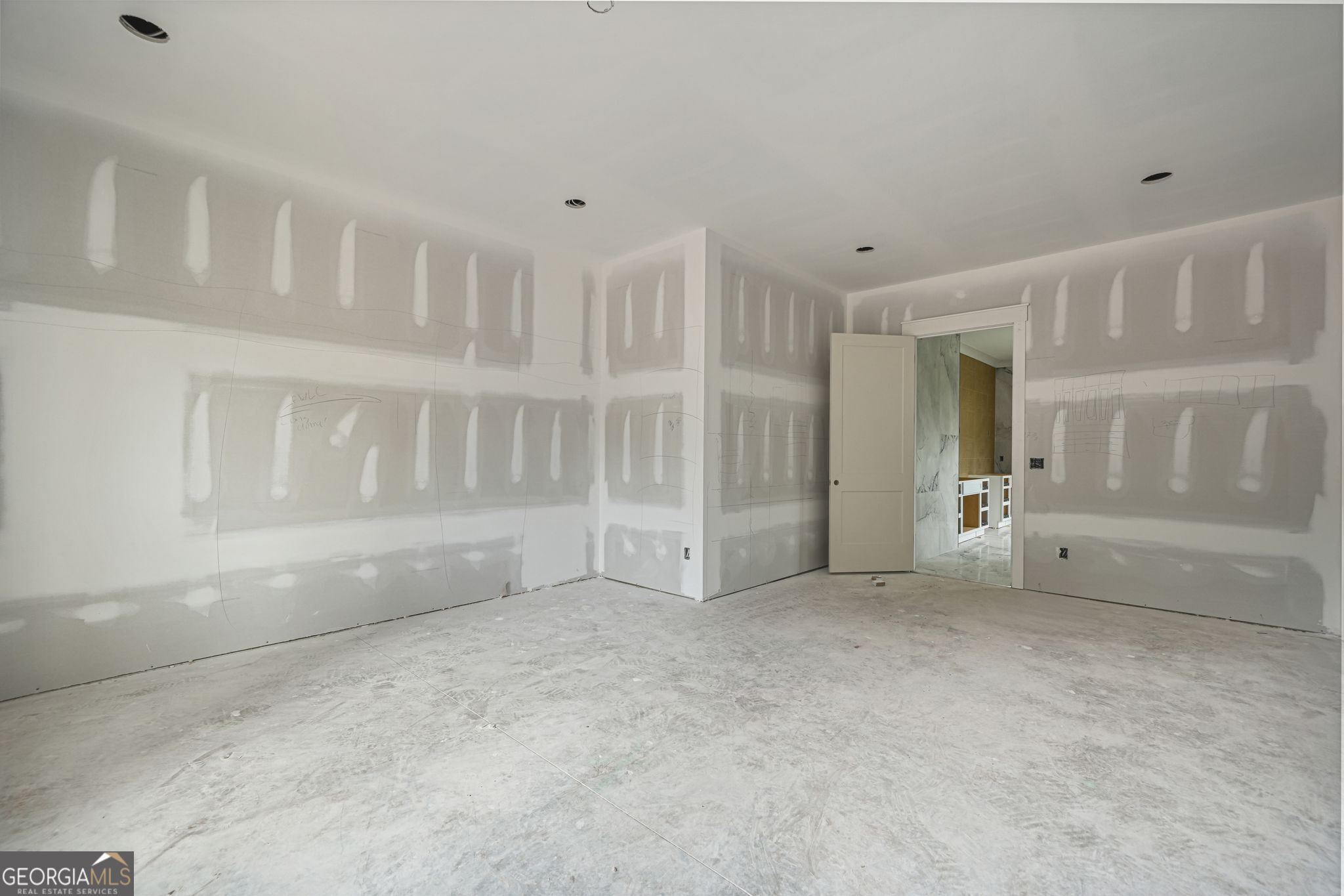 The Manor at Smithtown - Residential