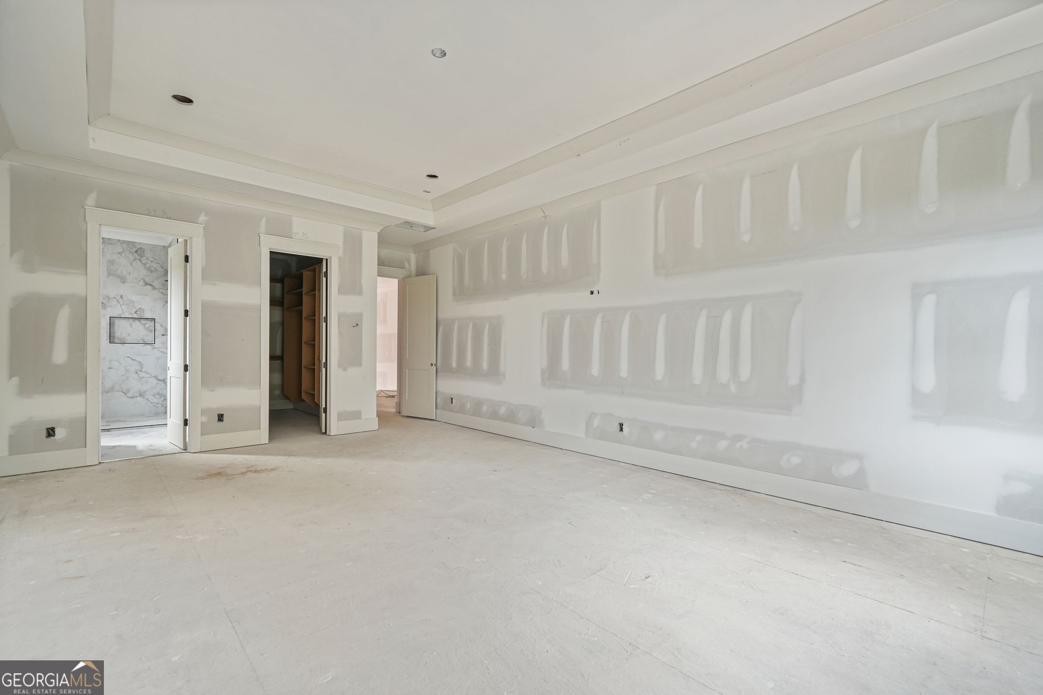 The Manor at Smithtown - Residential