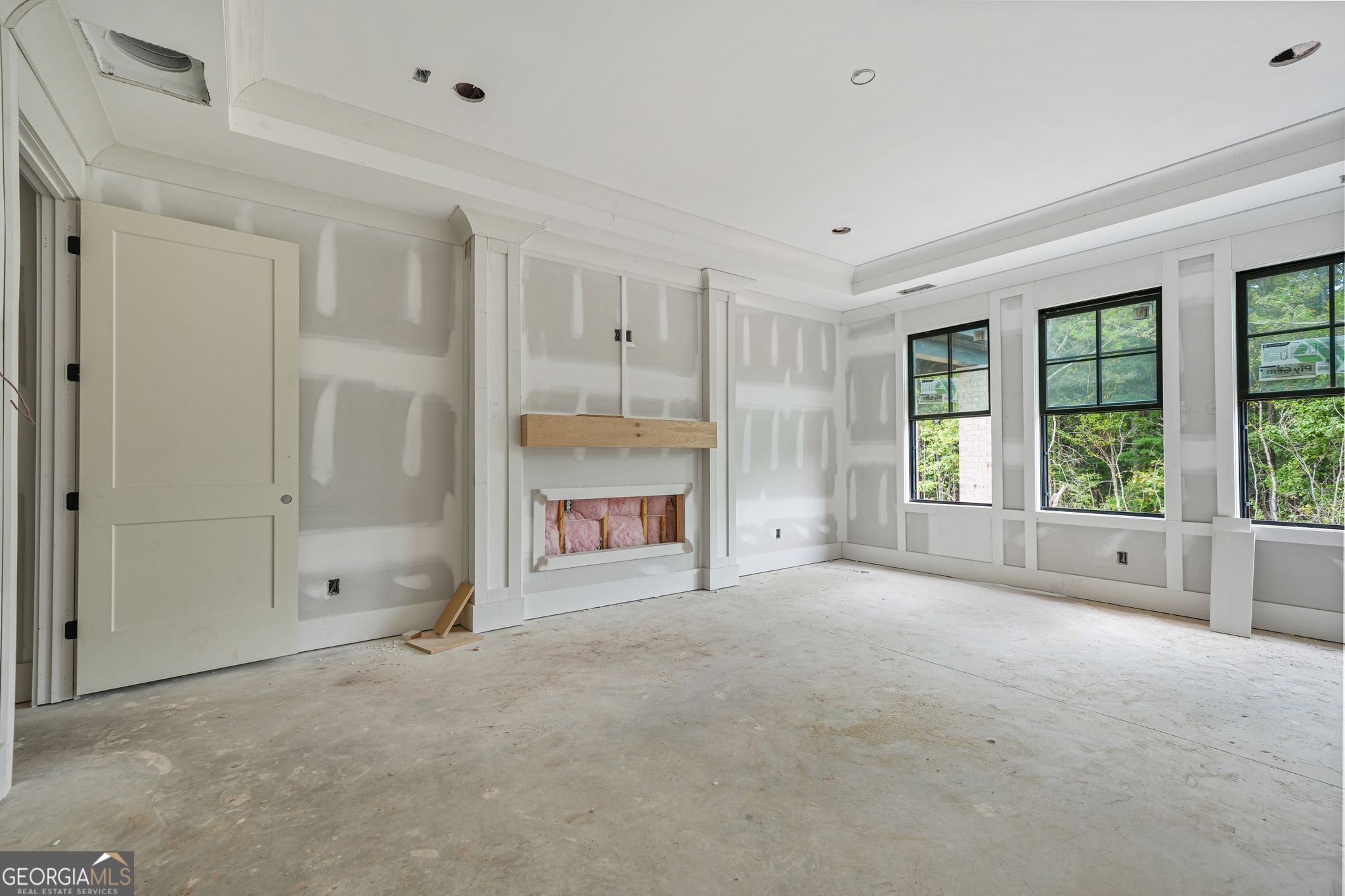 The Manor at Smithtown - Residential