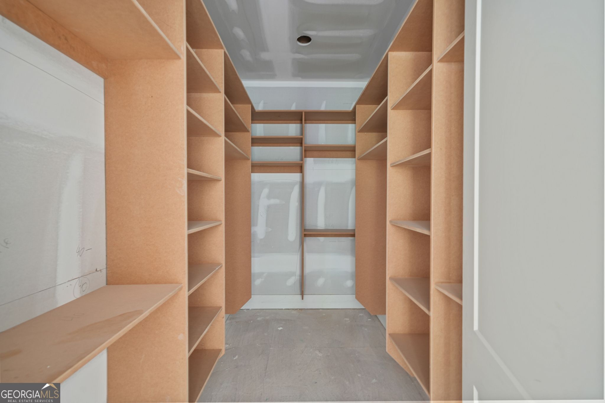 The Manor at Smithtown - Residential