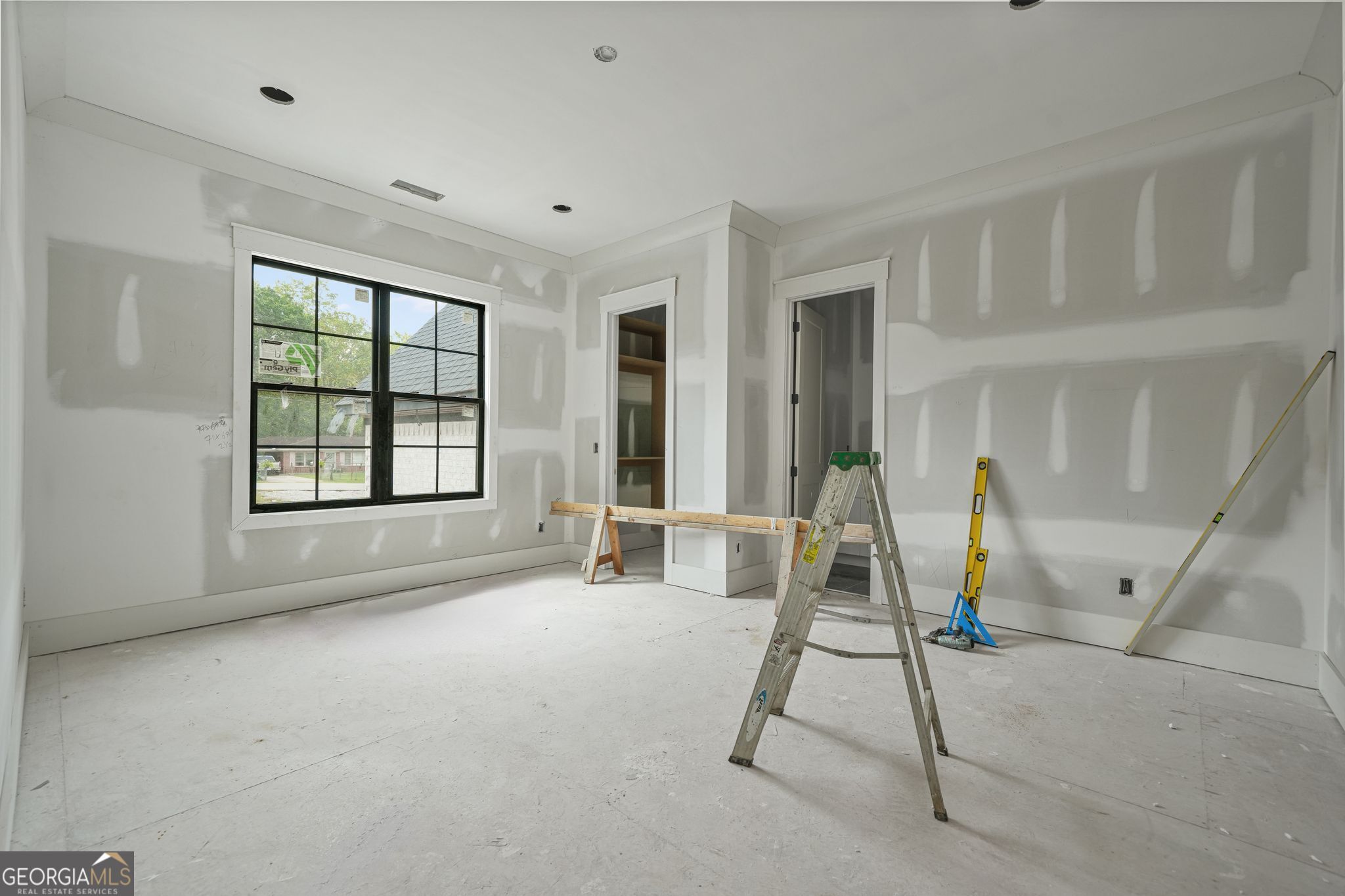 The Manor at Smithtown - Residential