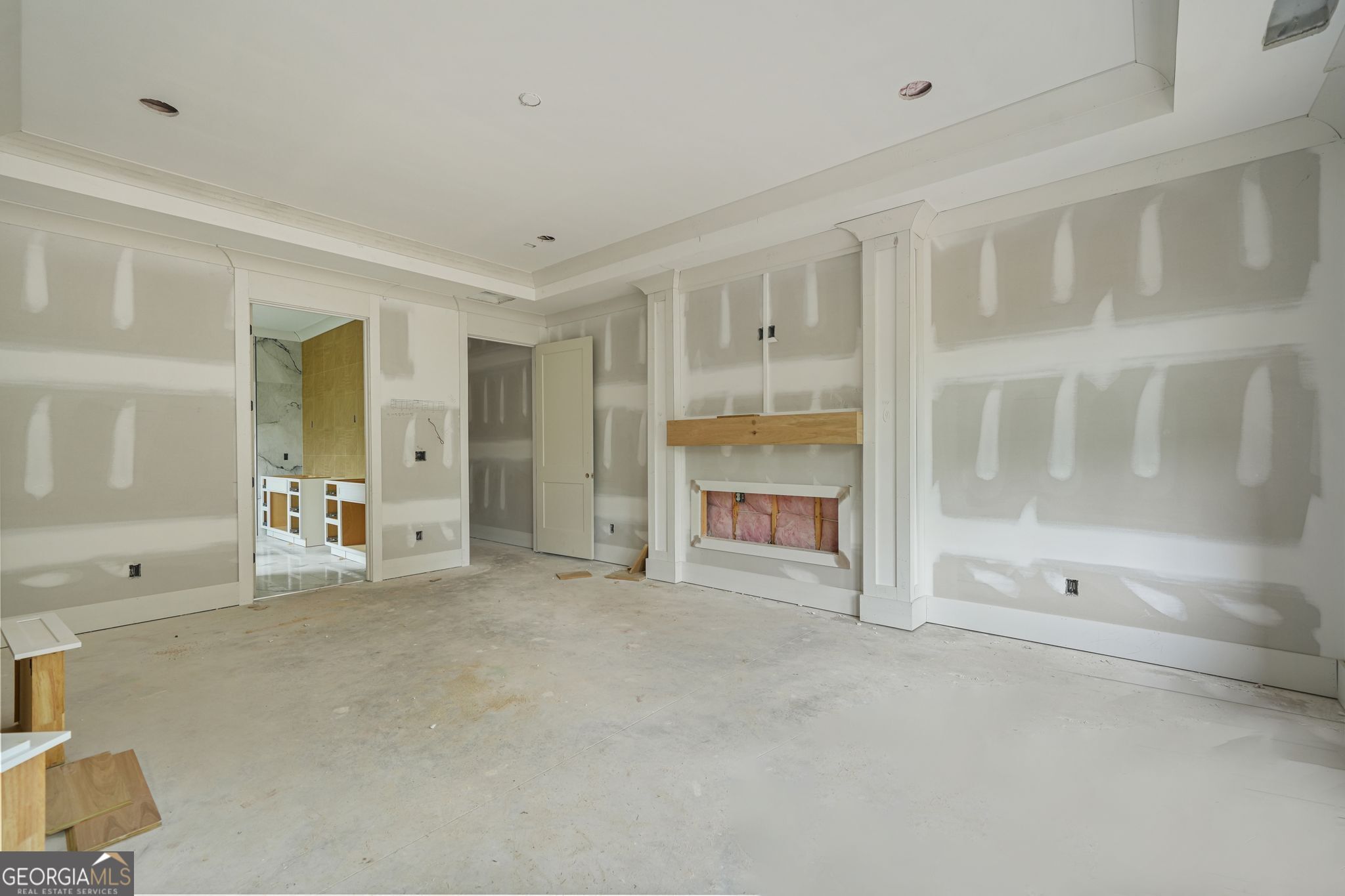 The Manor at Smithtown - Residential