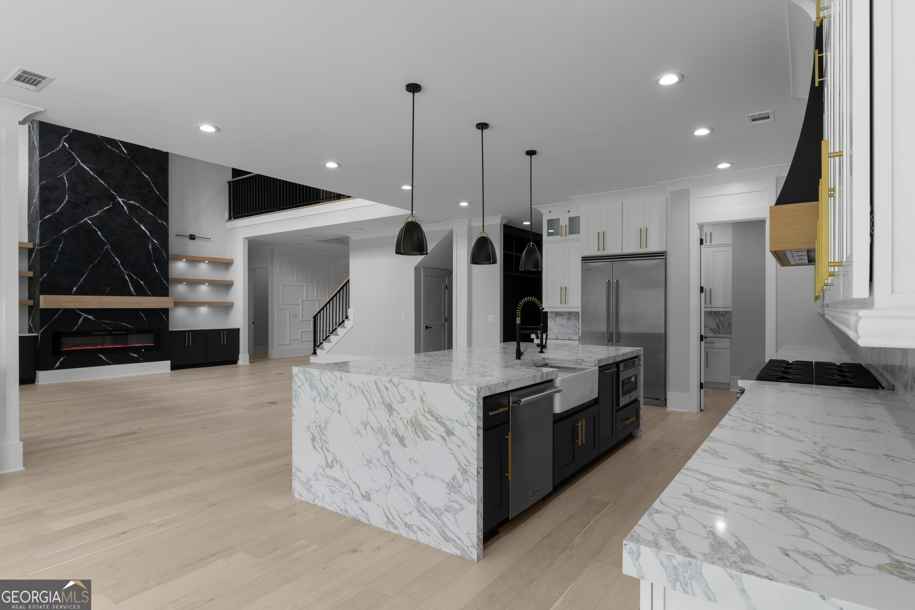 The Manor at Smithtown - Residential