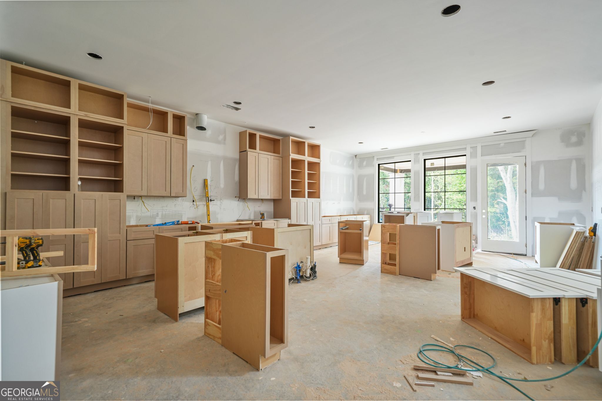 The Manor at Smithtown - Residential