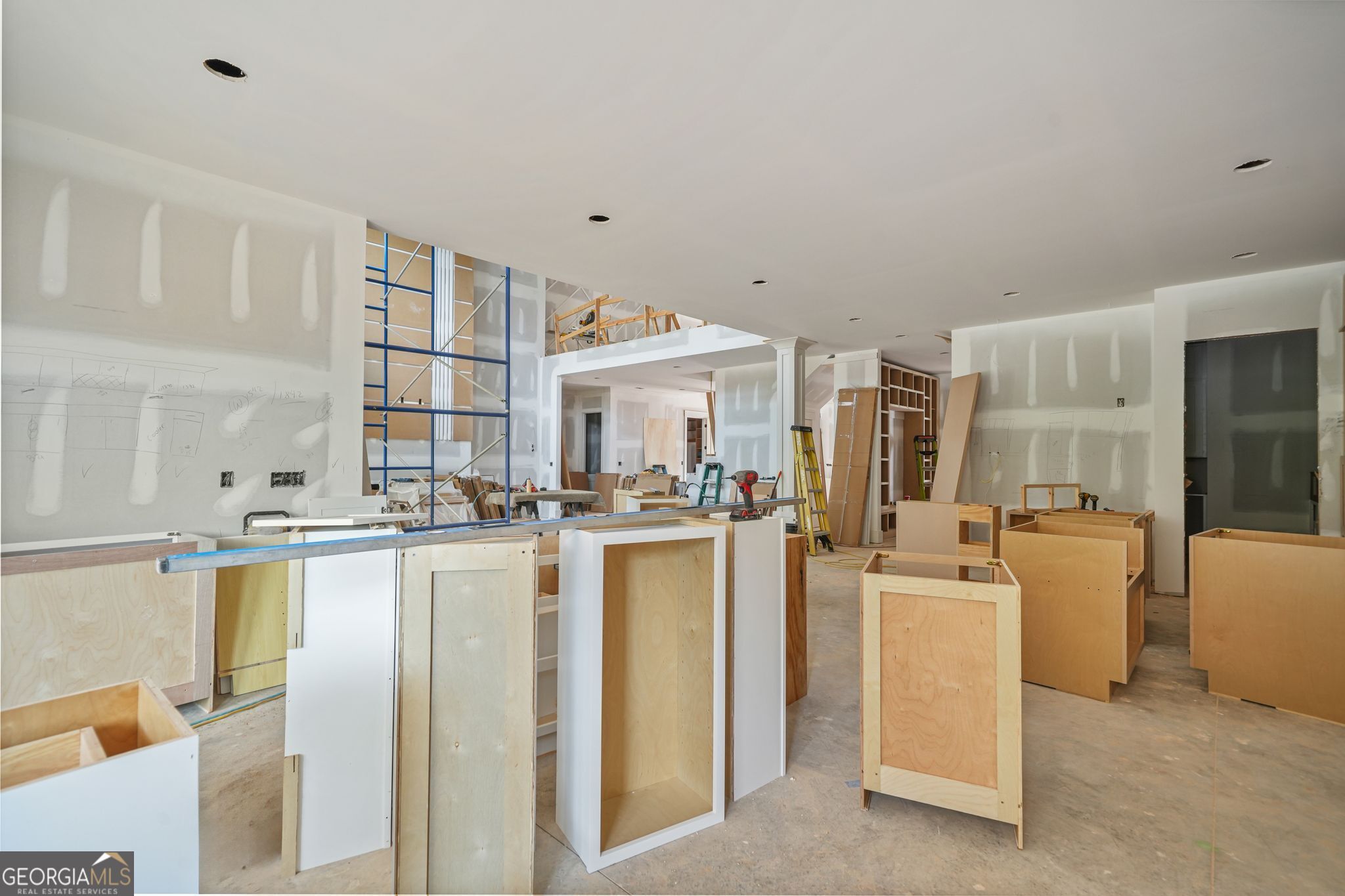 The Manor at Smithtown - Residential