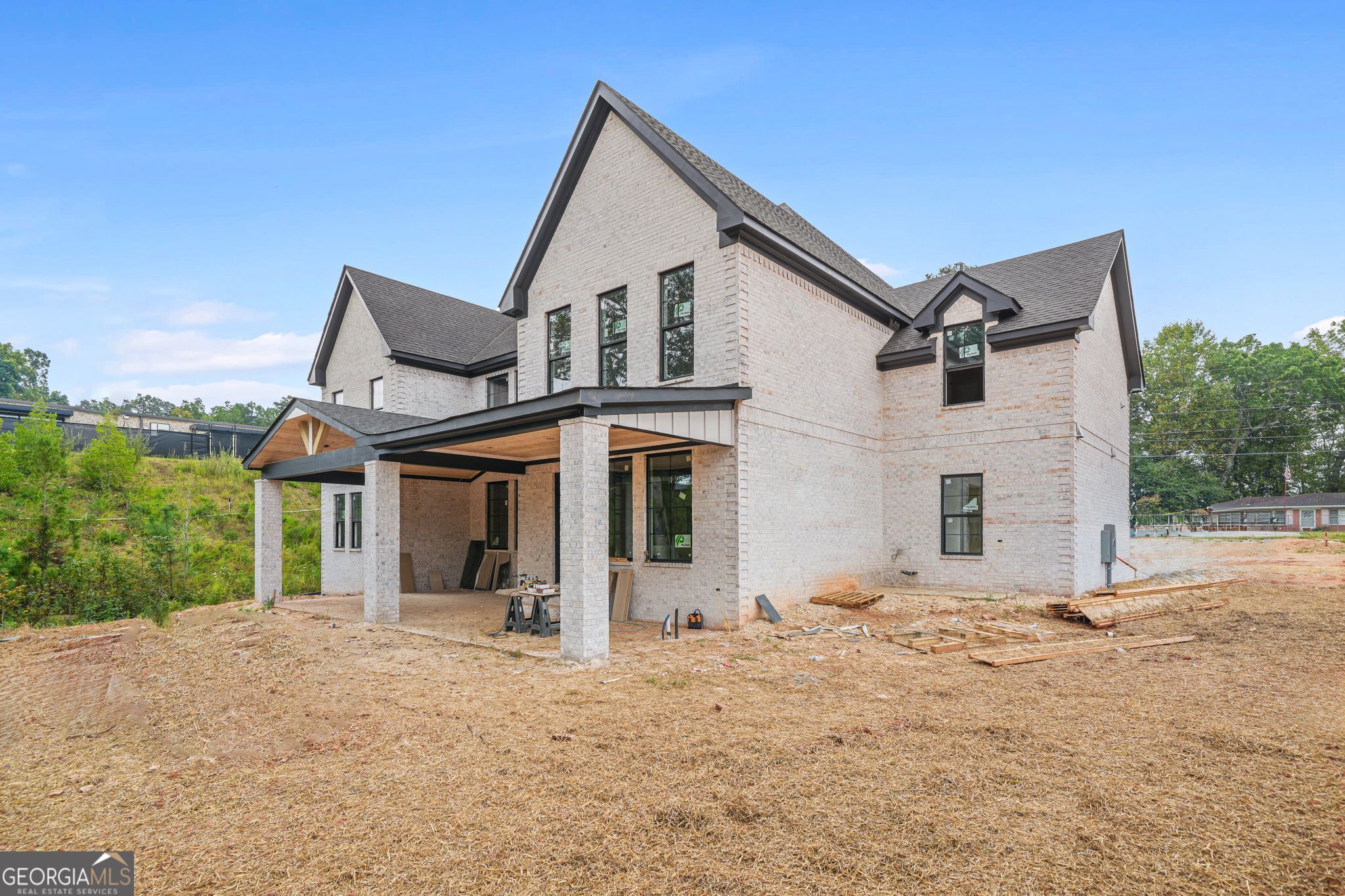 The Manor at Smithtown - Residential