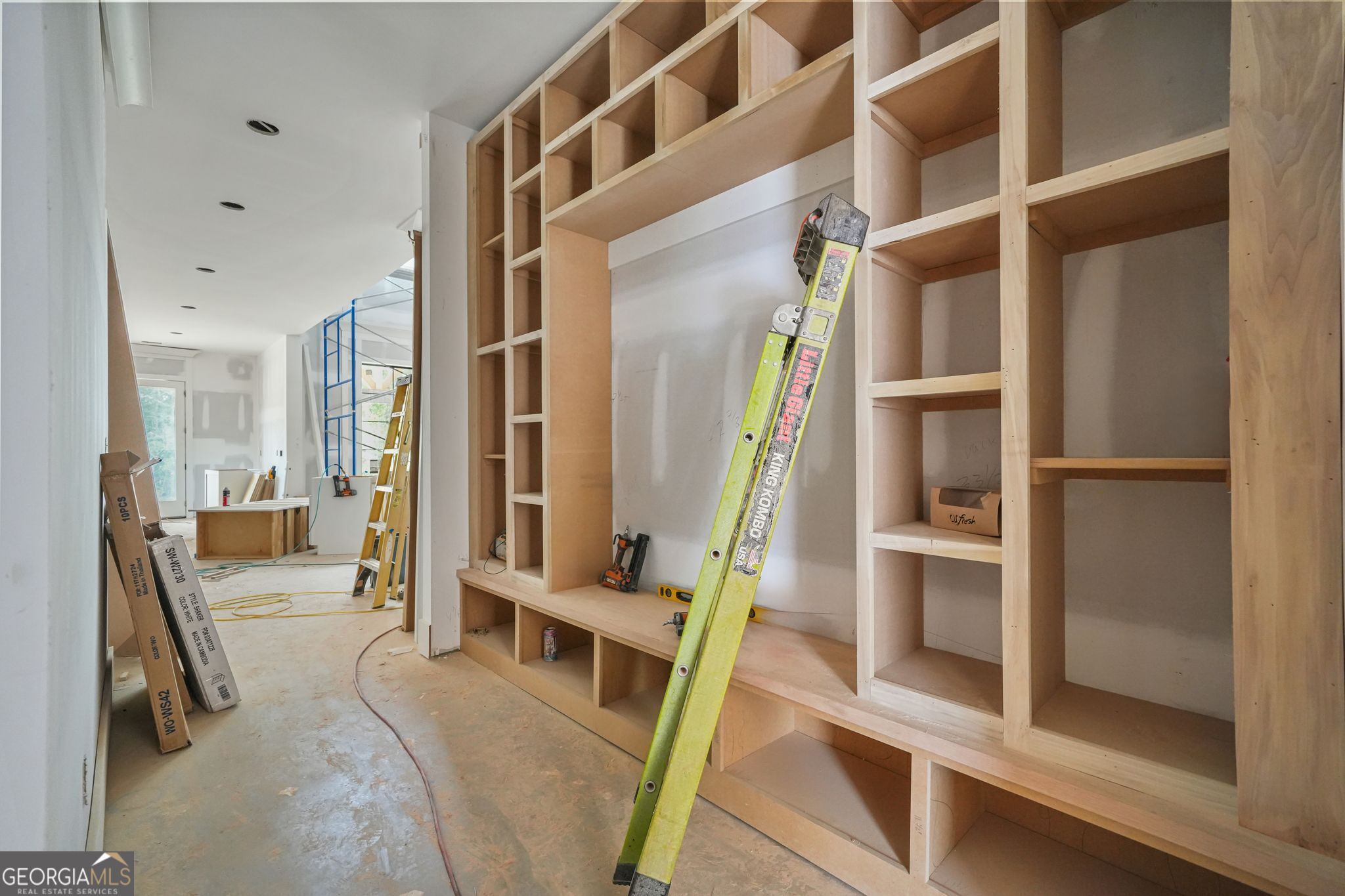 The Manor at Smithtown - Residential