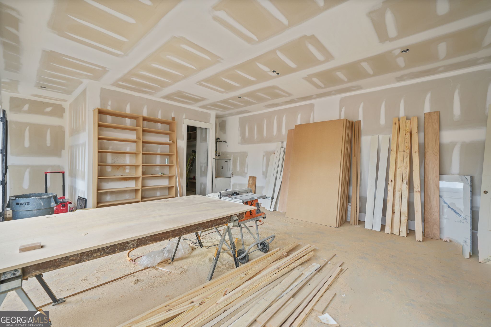 The Manor at Smithtown - Residential