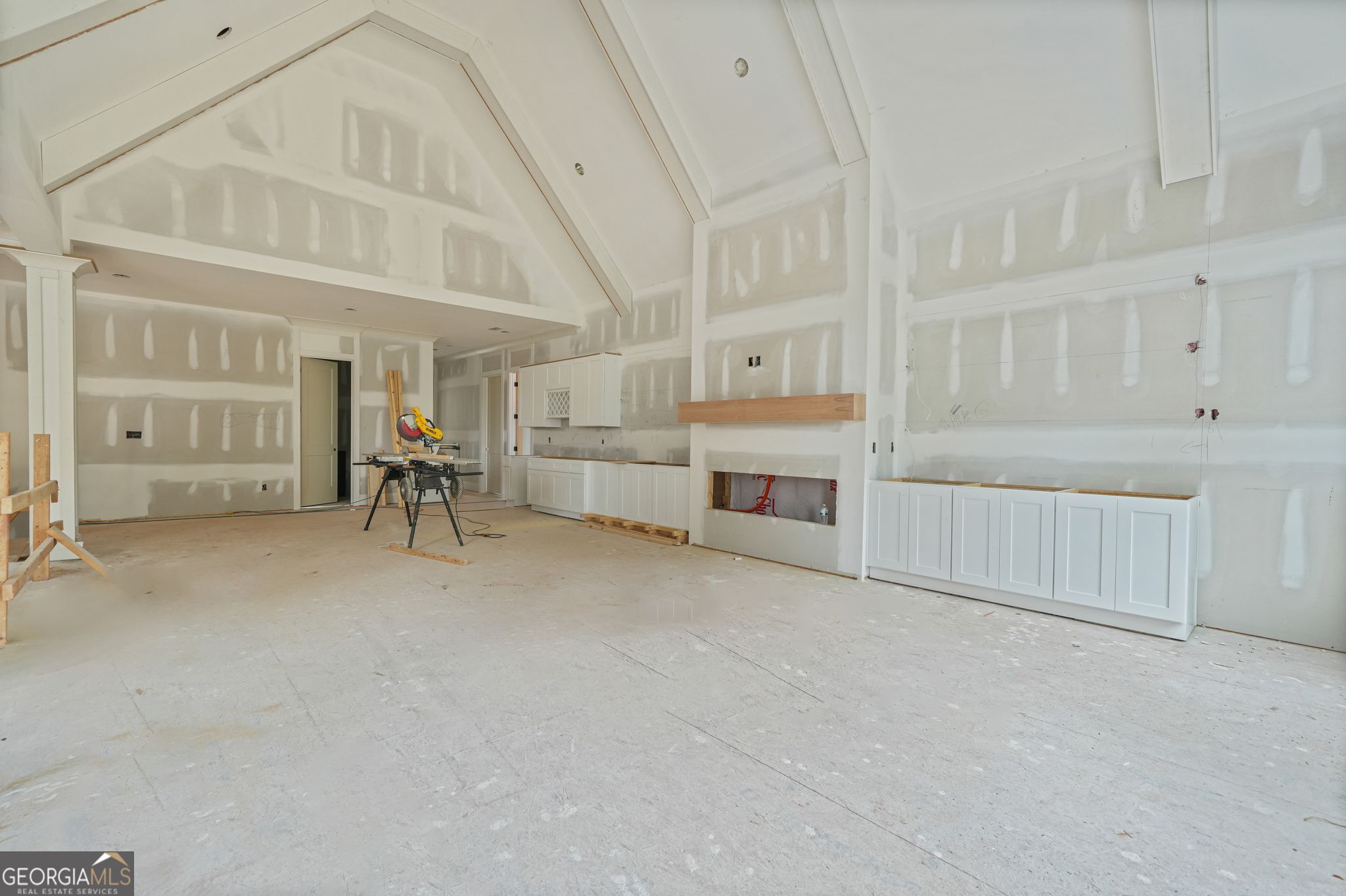 The Manor at Smithtown - Residential