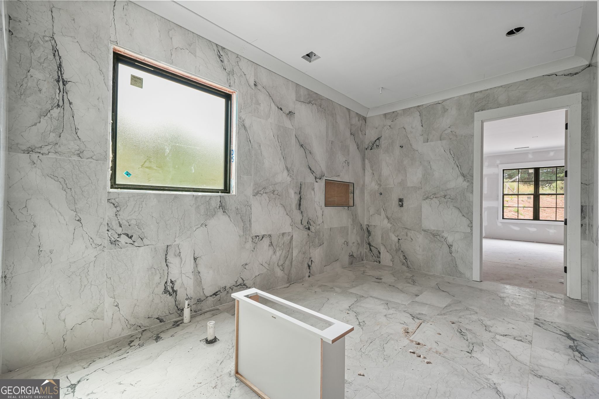 The Manor at Smithtown - Residential