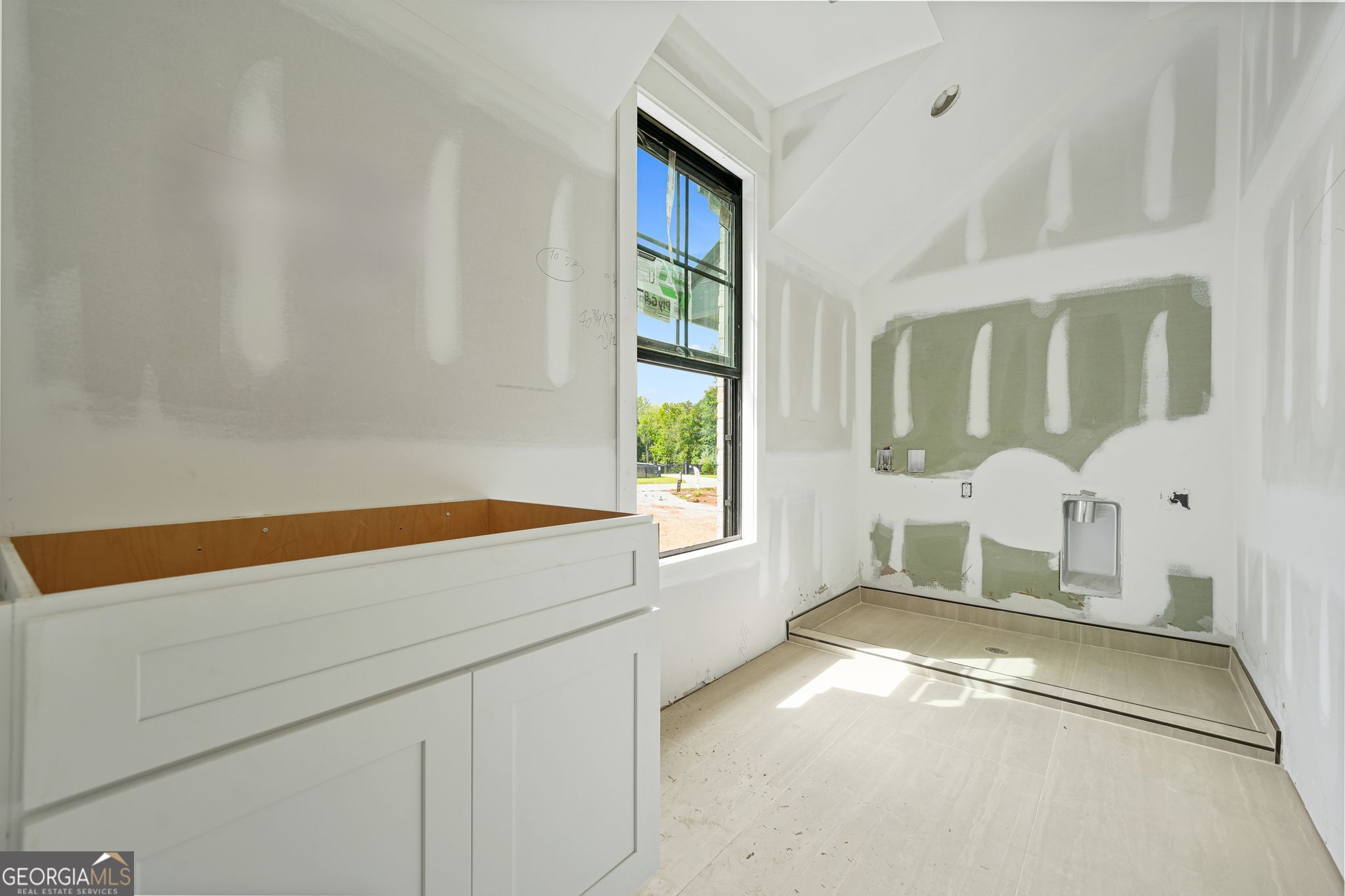 The Manor at Smithtown - Residential