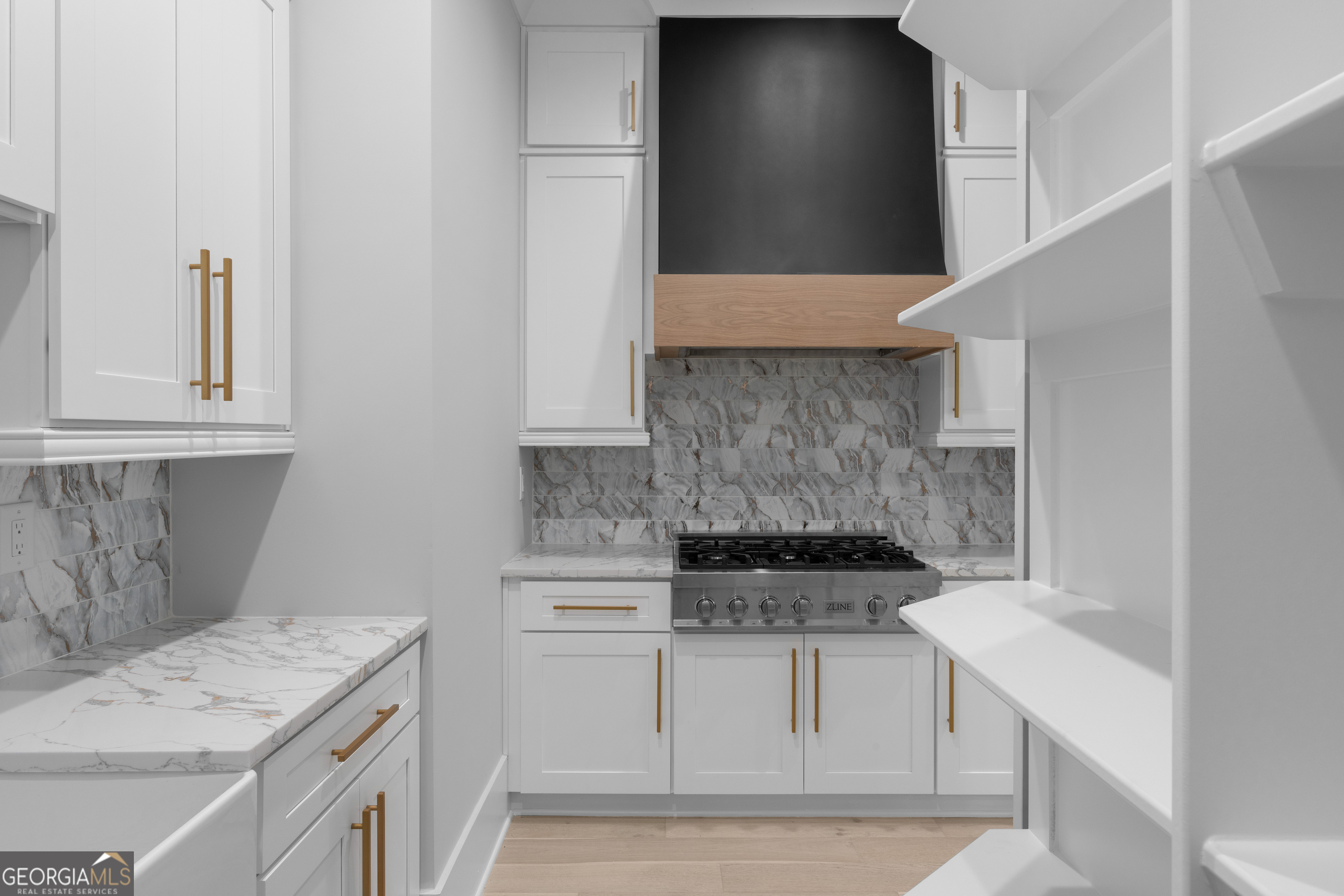 The Manor at Smithtown - Residential