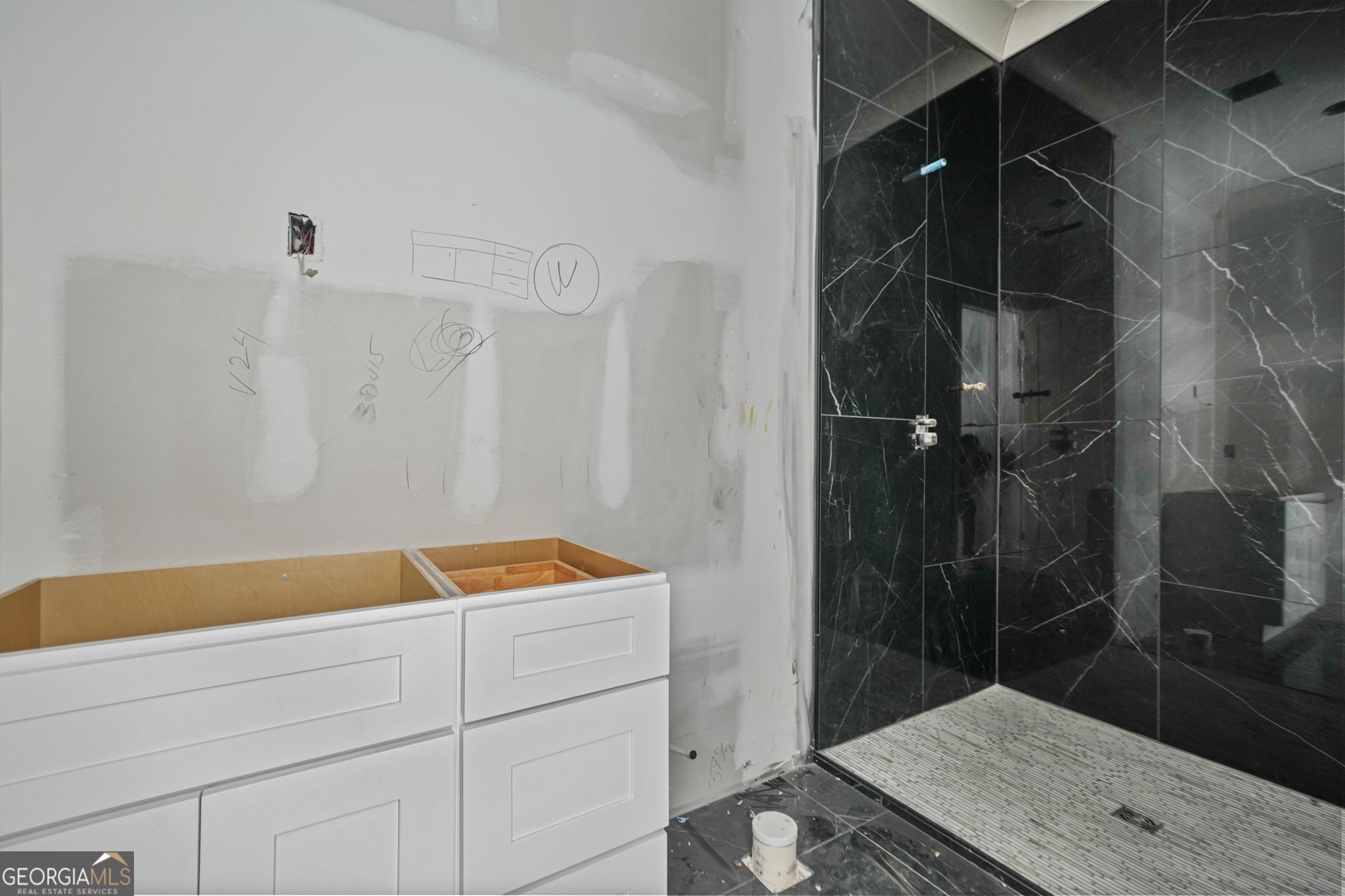 The Manor at Smithtown - Residential