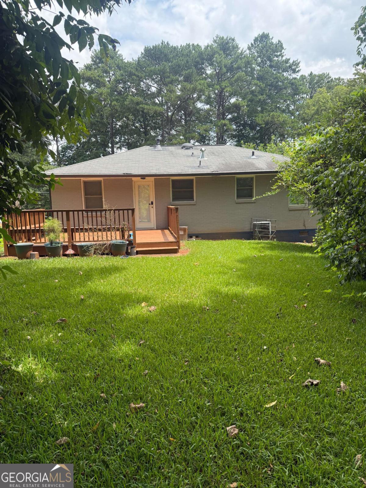 1973 W Lakeside DR