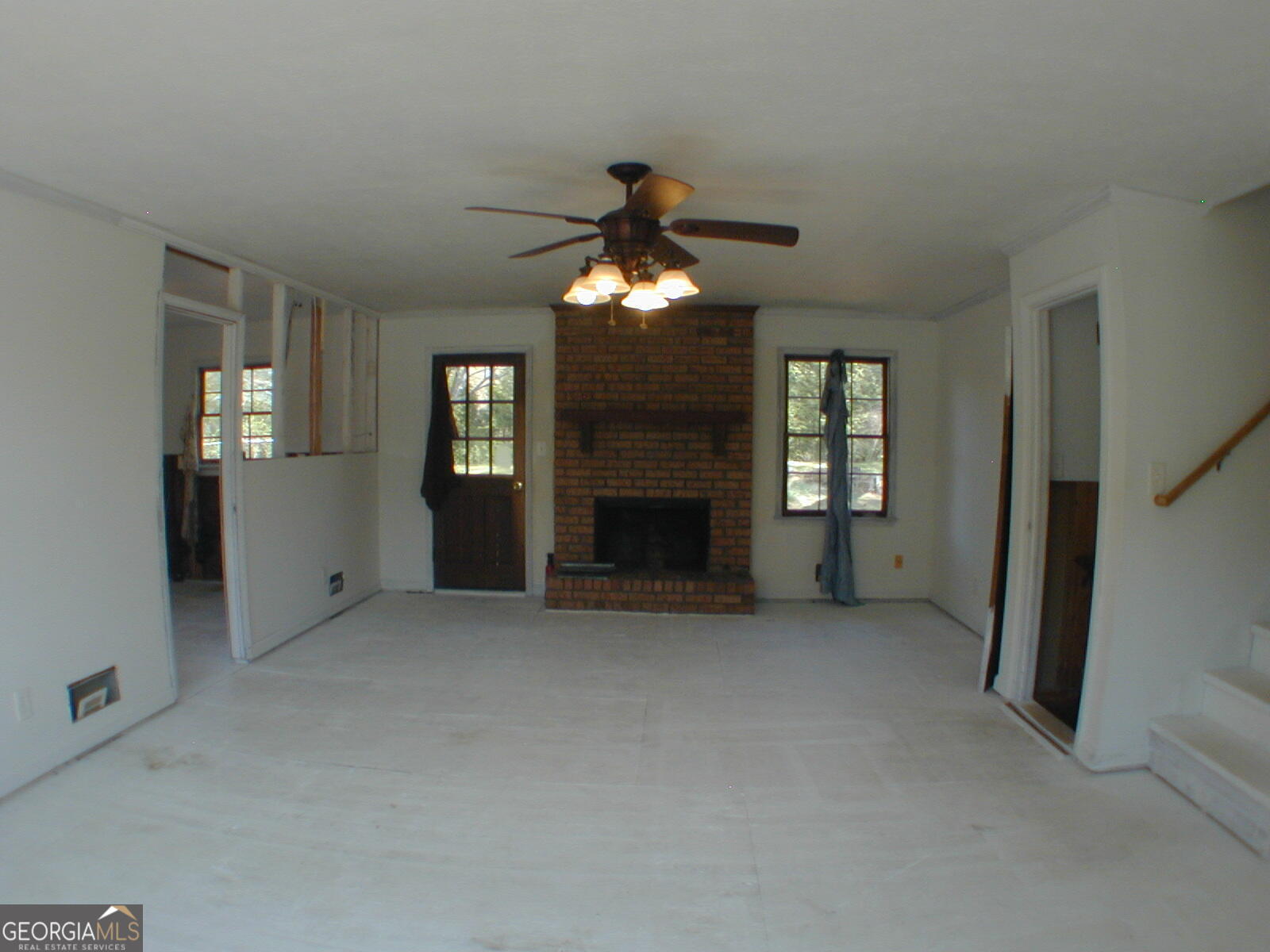 3417 Creekwood DR SE