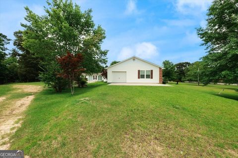 A home in Fort Valley