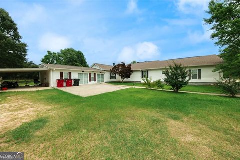 A home in Fort Valley