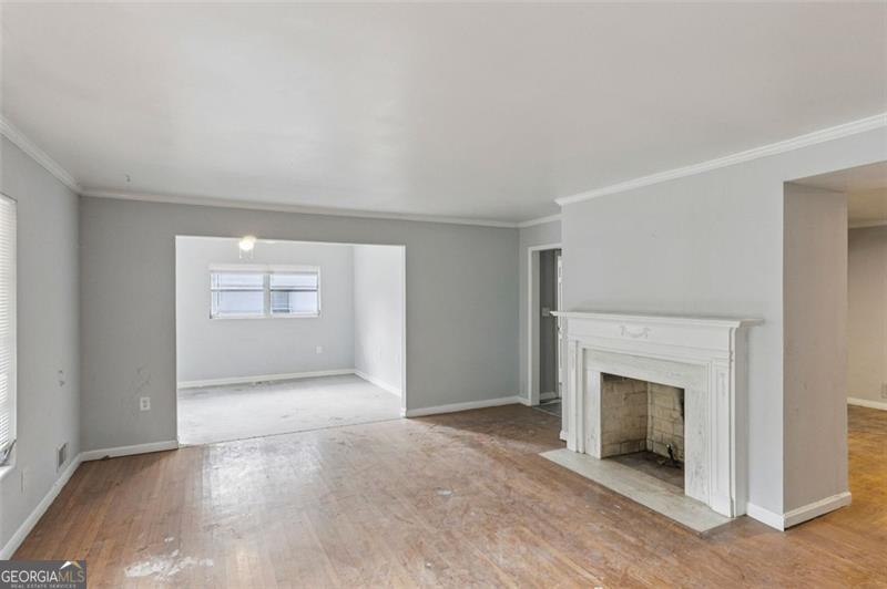 969 MOUNT AIRY DR SW