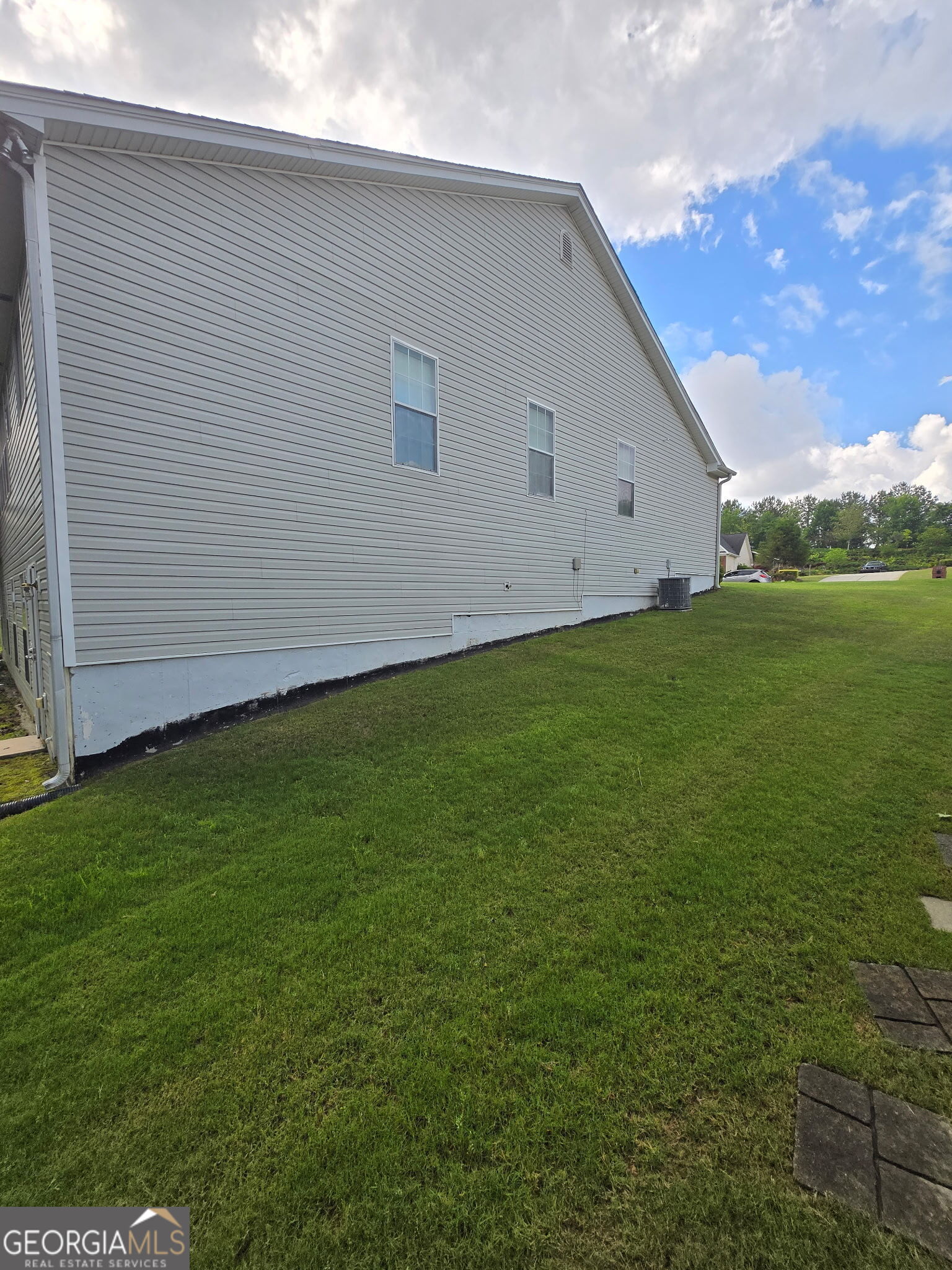 1925 Cedar Walk LN