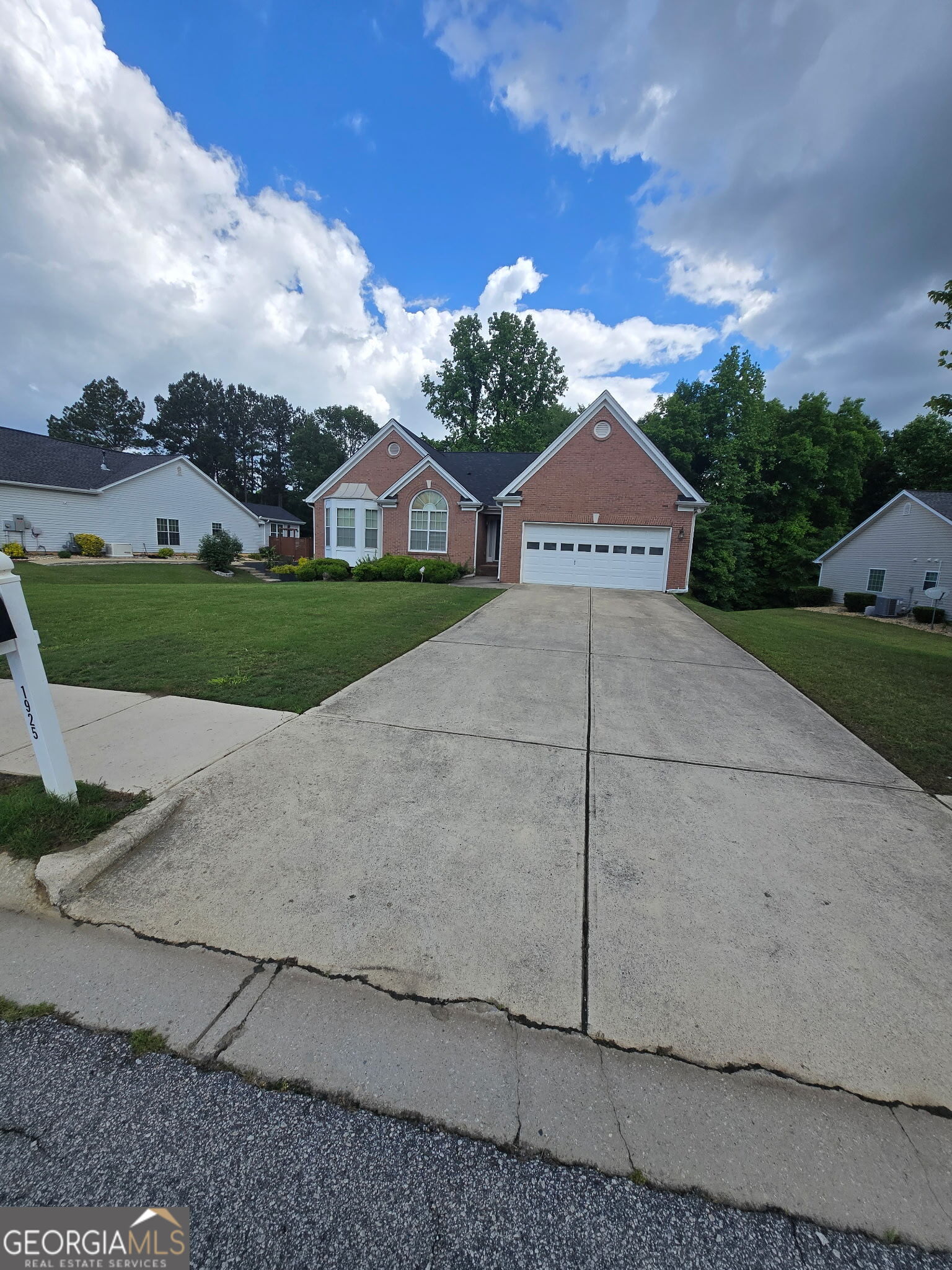 1925 Cedar Walk LN
