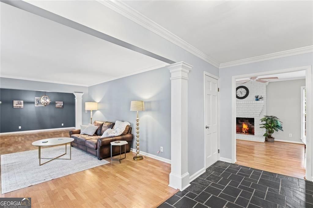 5513 North Peachtree RD