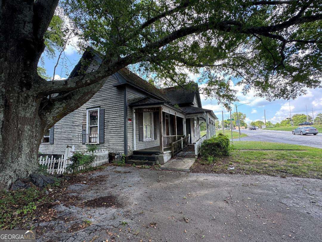 3260 E Ponce De Leon AVE