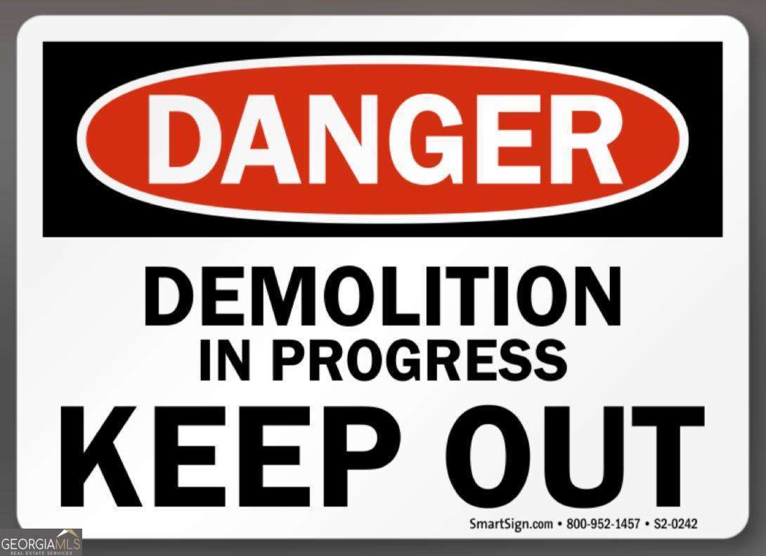 3260 E Ponce De Leon AVE