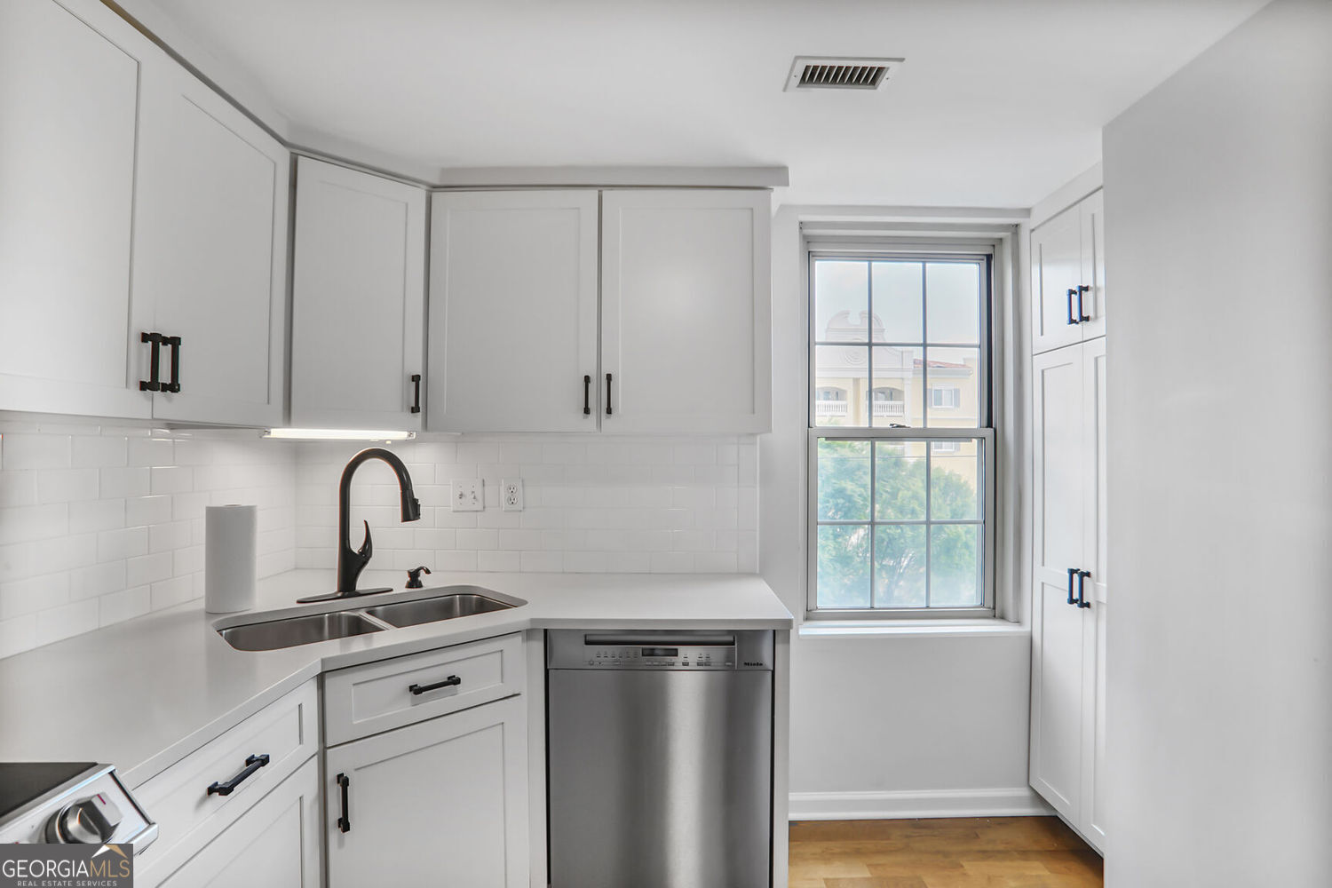 Atlanta, Georgia 30309, United States, 2 Bedrooms Bedrooms, ,2 BathroomsBathrooms,Residential,Active,136446