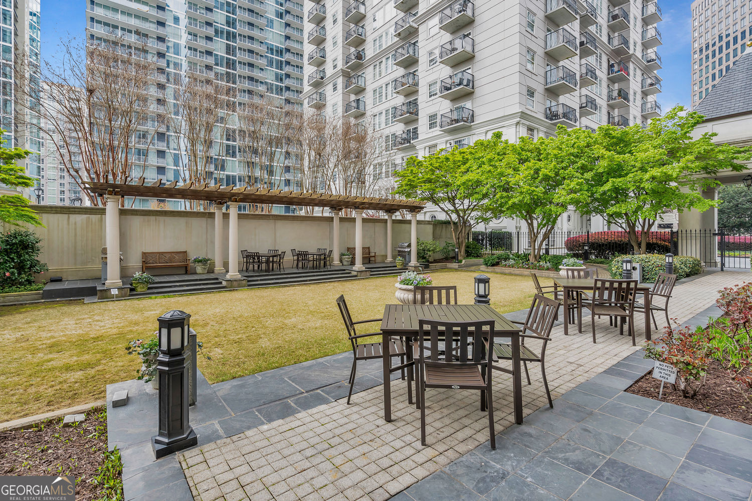 Atlanta, Georgia 30309, United States, 2 Bedrooms Bedrooms, ,2 BathroomsBathrooms,Residential,Active,136446