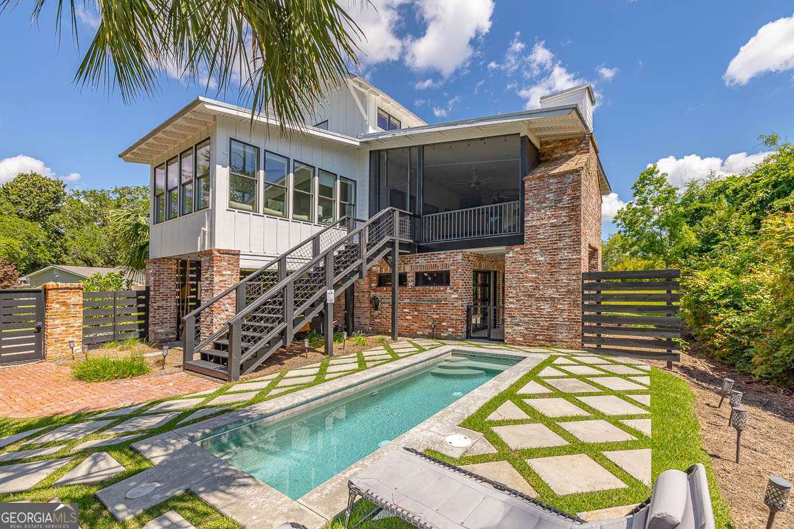 10 Fern LN