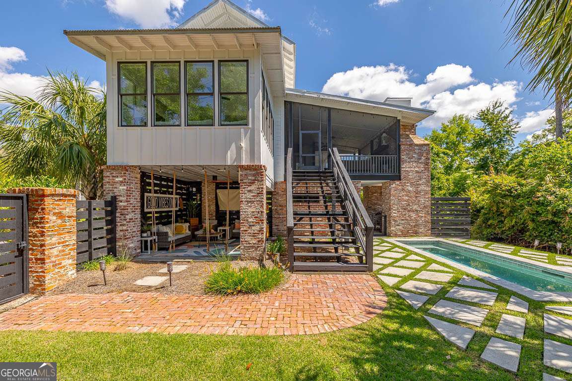 10 Fern LN