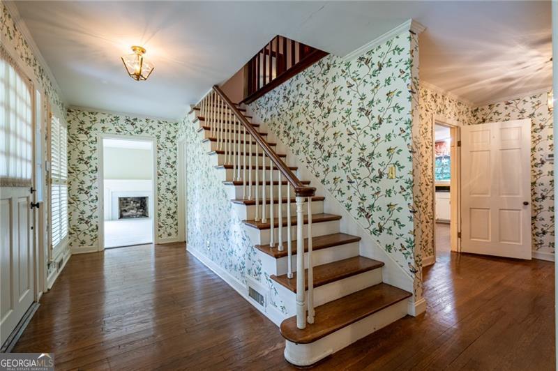 90 Clarendon AVE