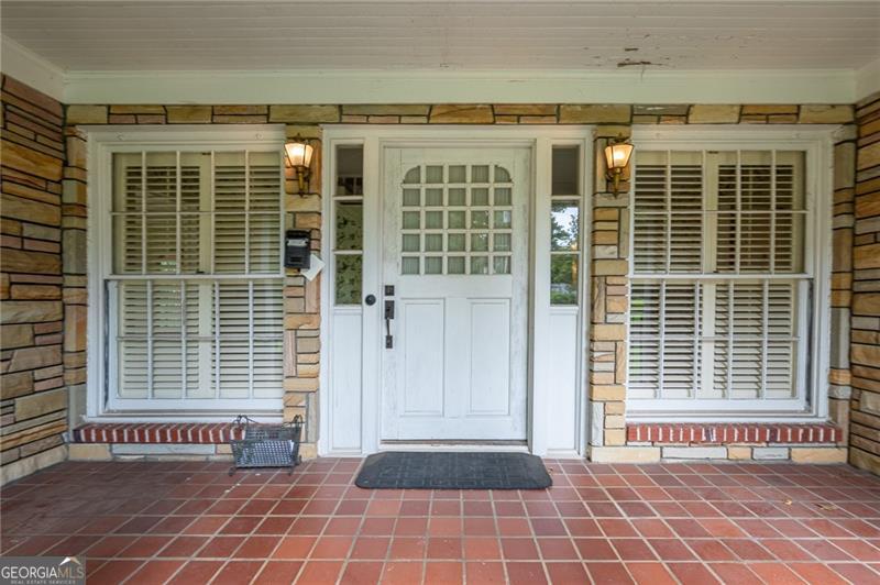 90 Clarendon AVE