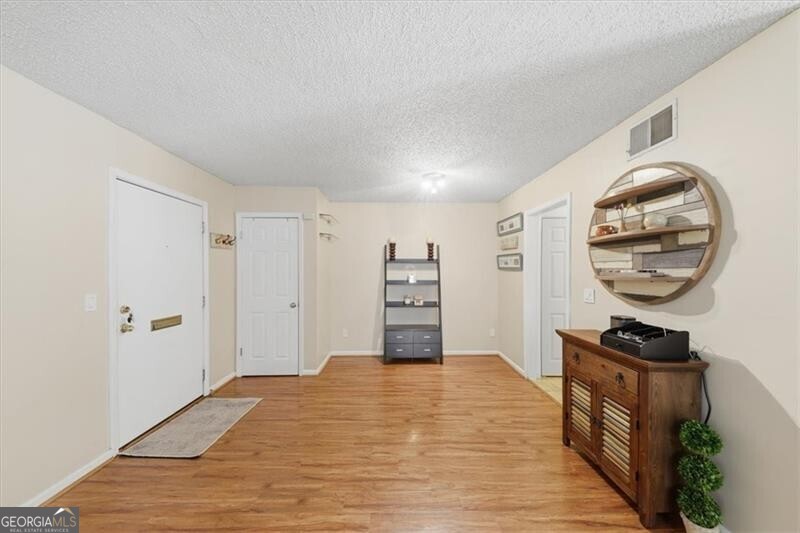 225 Triumph DR NW