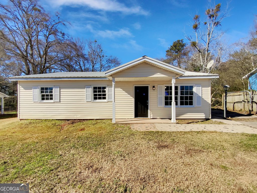 Photo of 225 Griffin Park Road, Griffin, GA 30223 (MLS # 10673077)