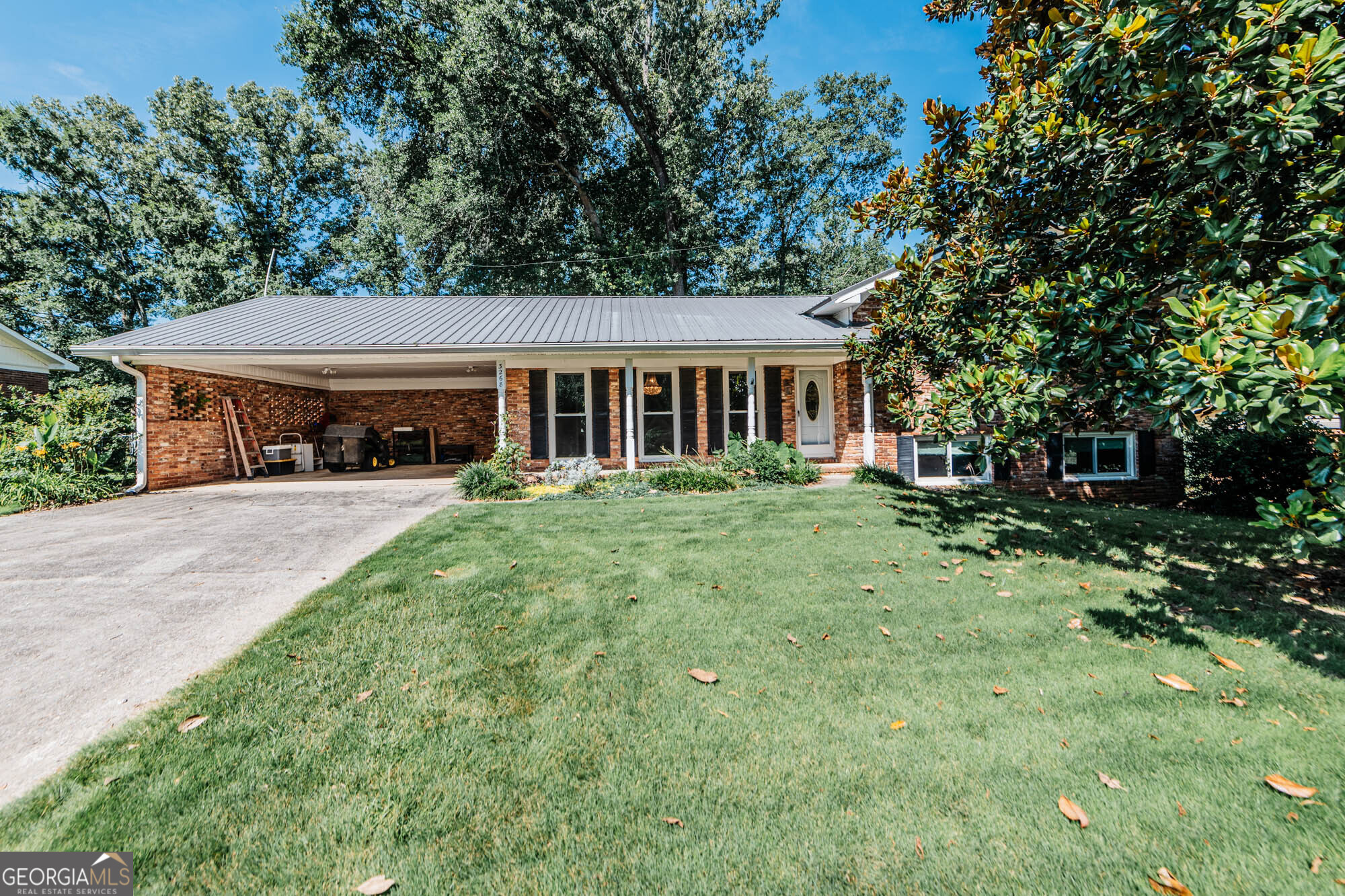 3268 Willowdale DR