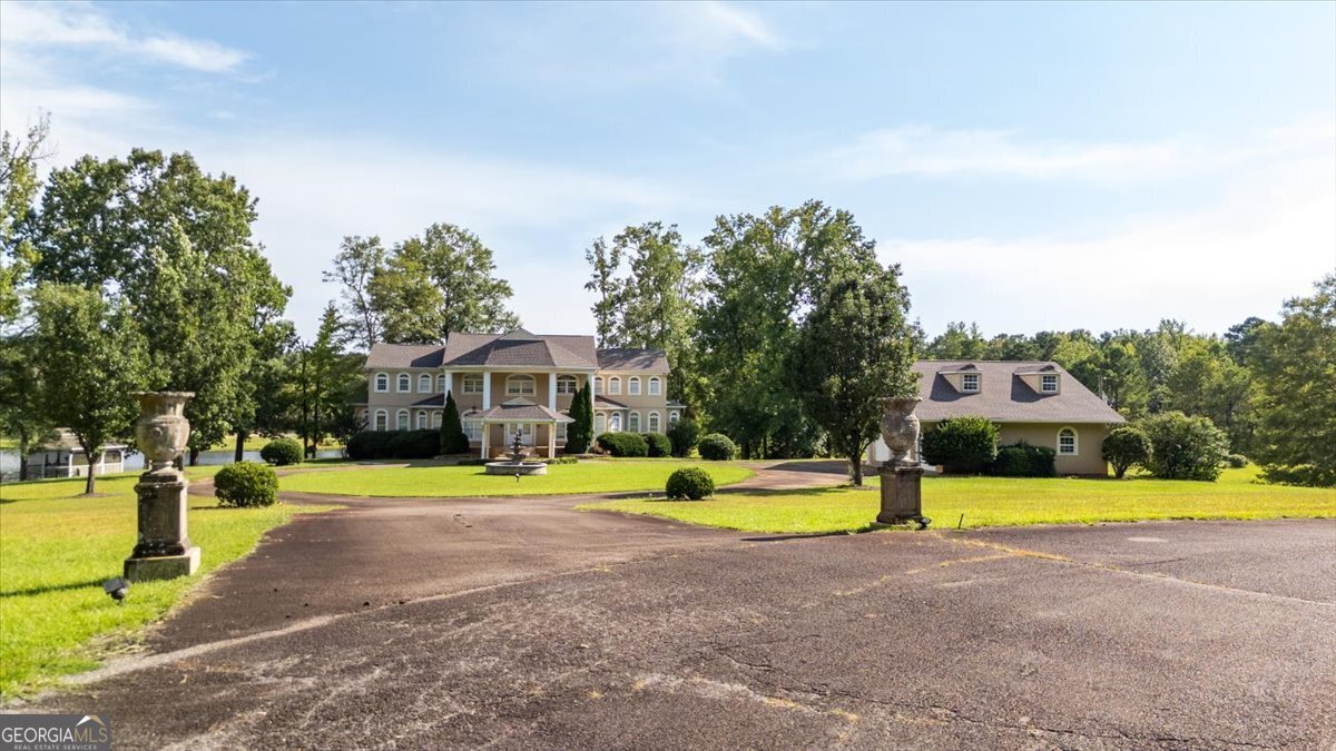 168 Kerr WAY