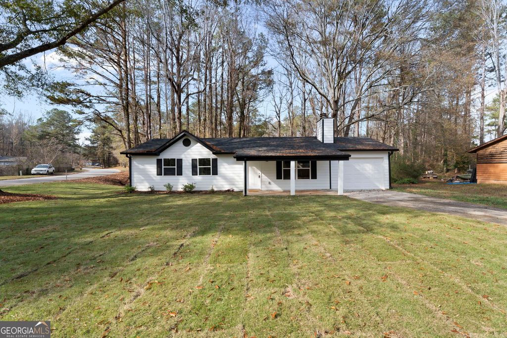 Photo of 20 Skylark Lane, Jonesboro, GA 30238 (MLS # 10652710)