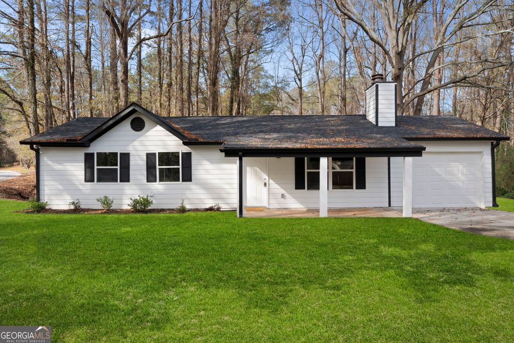 Photo of 20 Skylark Lane, Jonesboro, GA 30238 (MLS # 10652710)