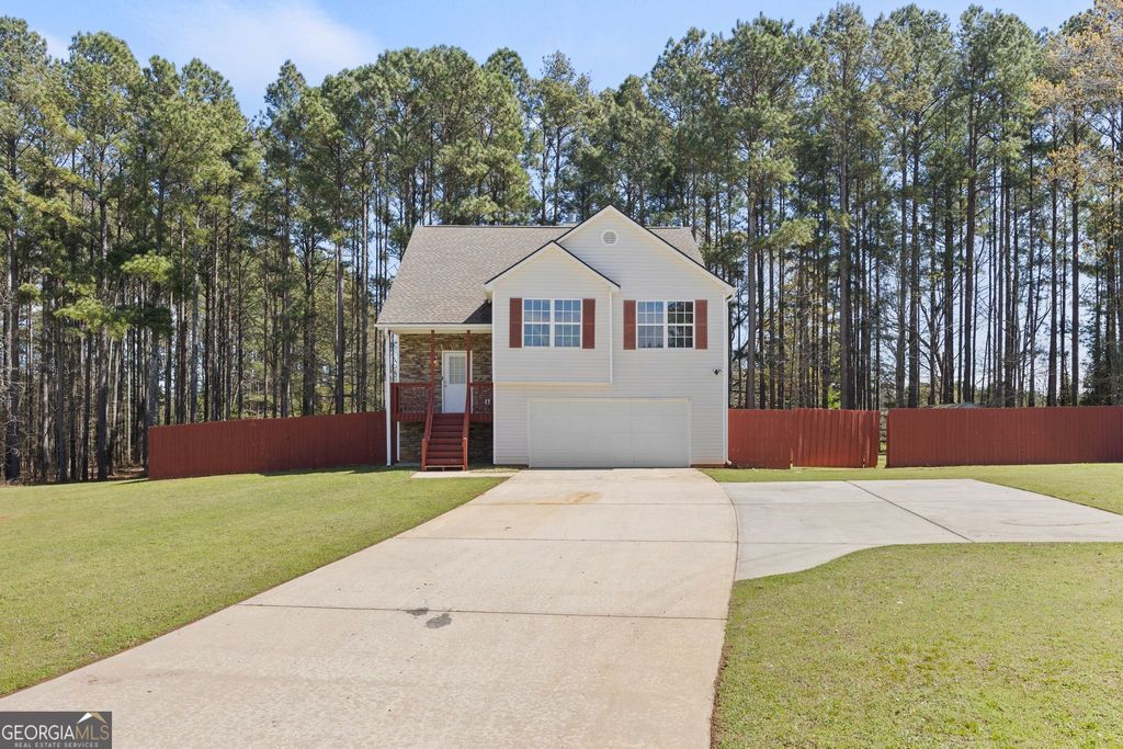 Photo of 212 Knollside Court, McDonough, GA 30252 (MLS # 10717768)
