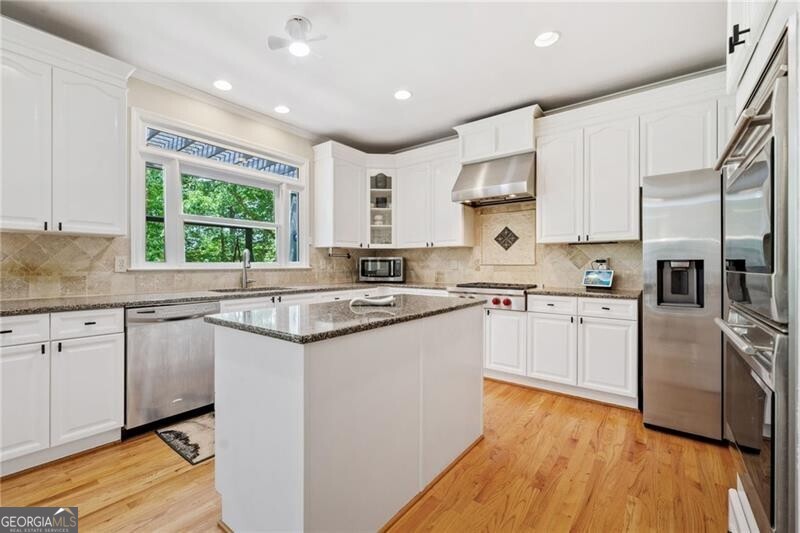 Sugar Hill, Georgia 30518, United States, 6 Bedrooms Bedrooms, ,5 BathroomsBathrooms,Residential,Active,125319