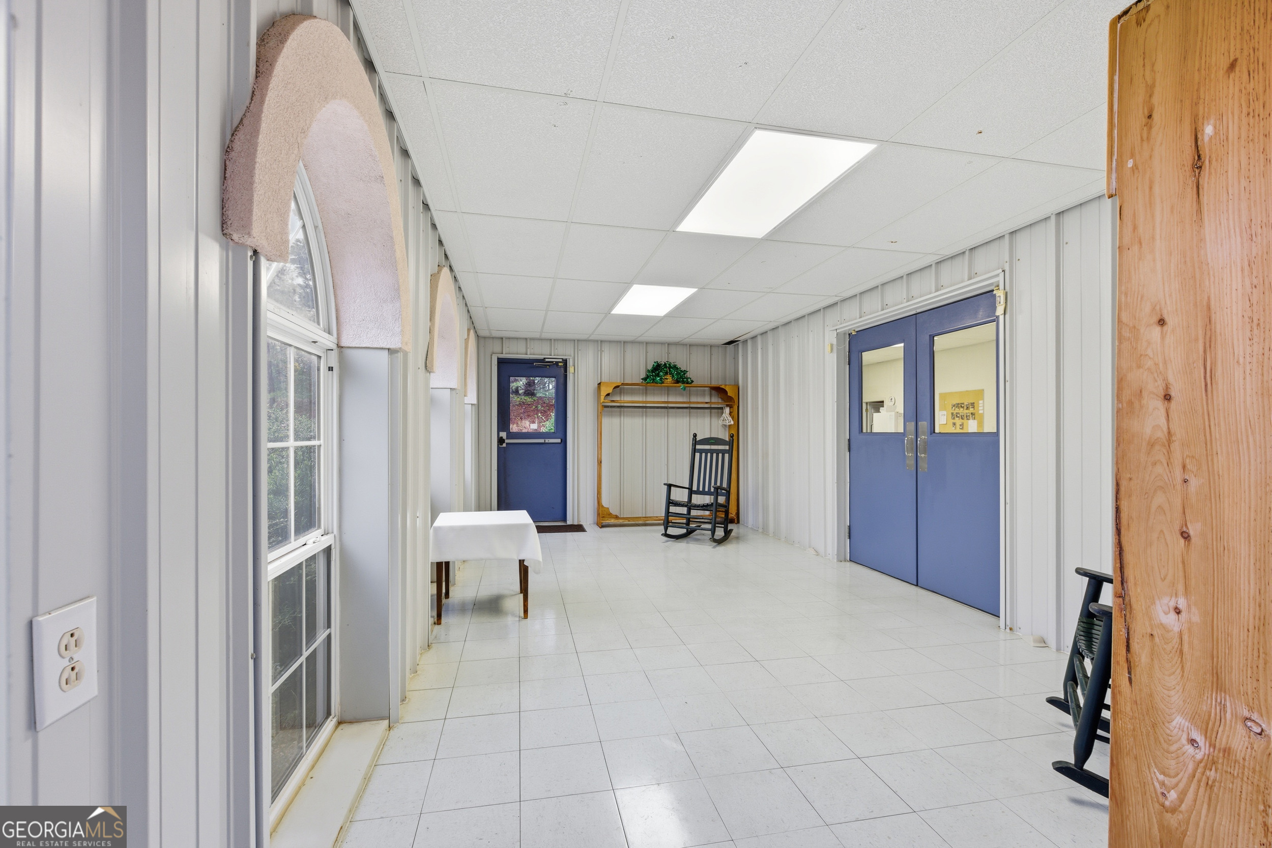 300 Hills Crossing RD