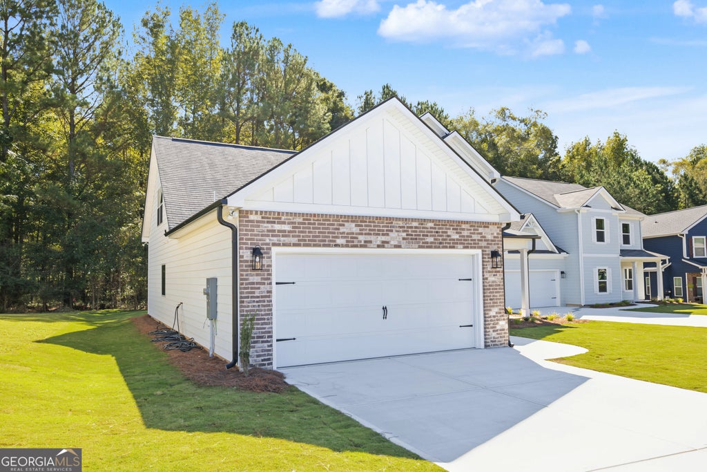 Photo of 135 Hunts Mill Circle #LOT 14, Griffin, GA 30224 (MLS # 10881428)