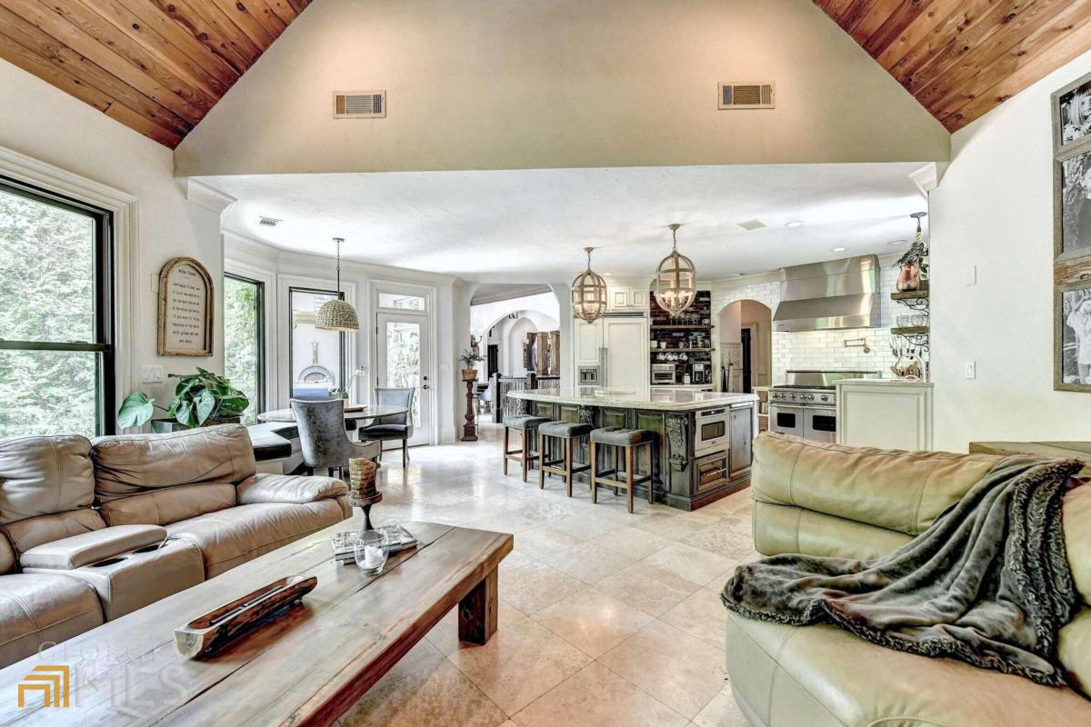 LAUREL SPRINGS - Residential