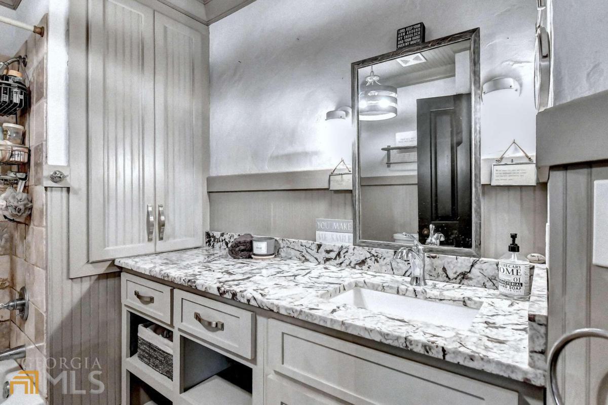 LAUREL SPRINGS - Residential