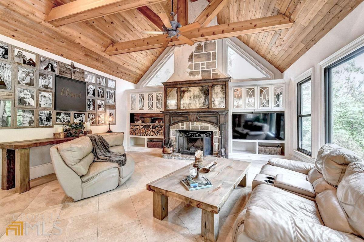 LAUREL SPRINGS - Residential