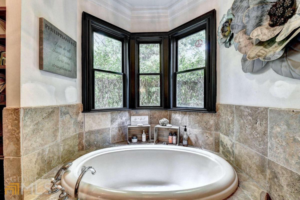 LAUREL SPRINGS - Residential