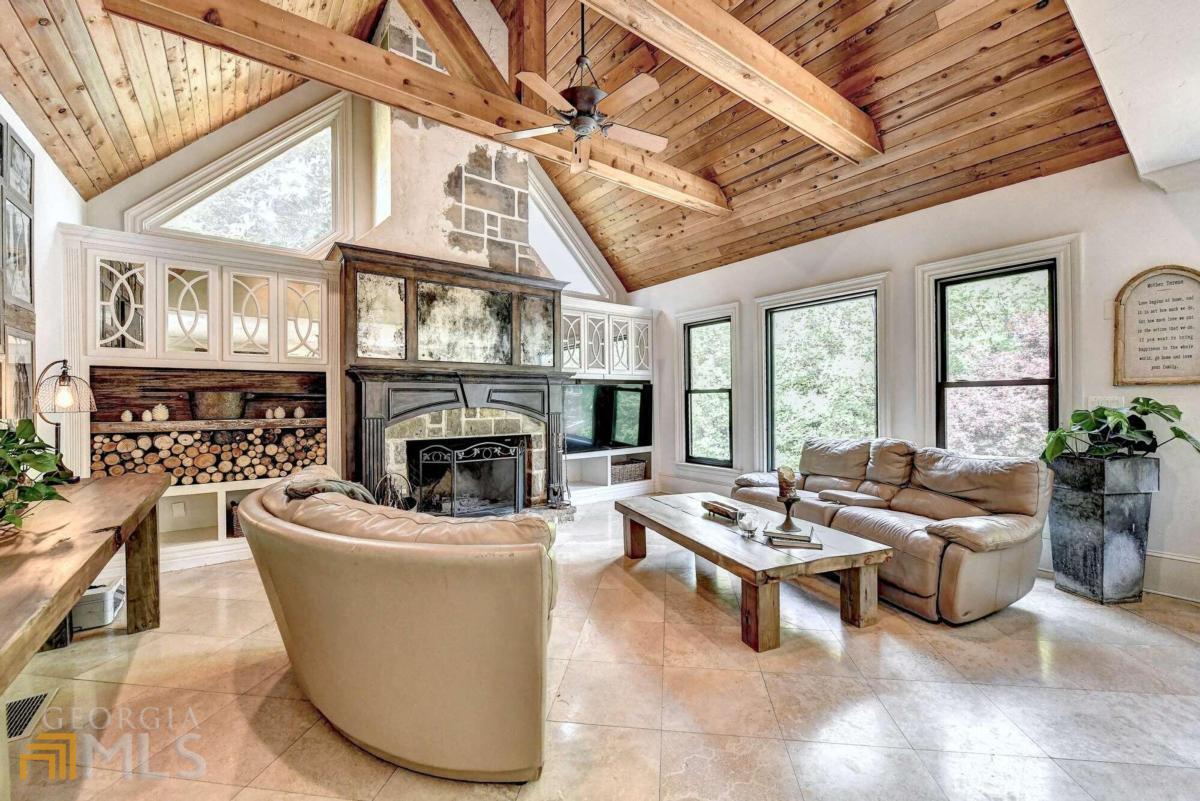 LAUREL SPRINGS - Residential