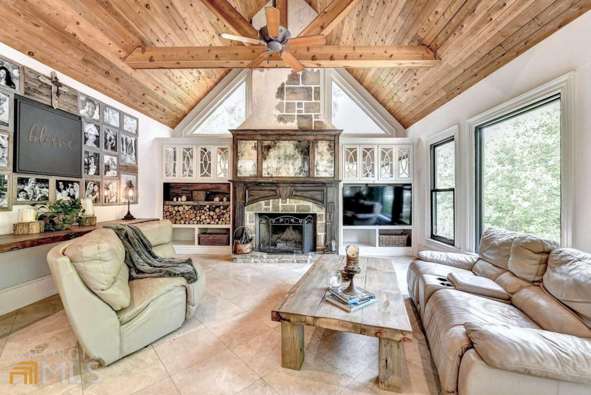 LAUREL SPRINGS - Residential