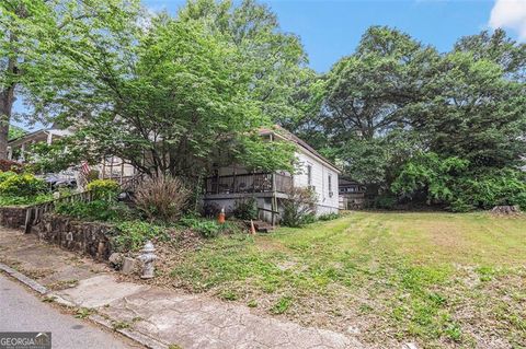 1052 Curran ST Atlanta GA 30318